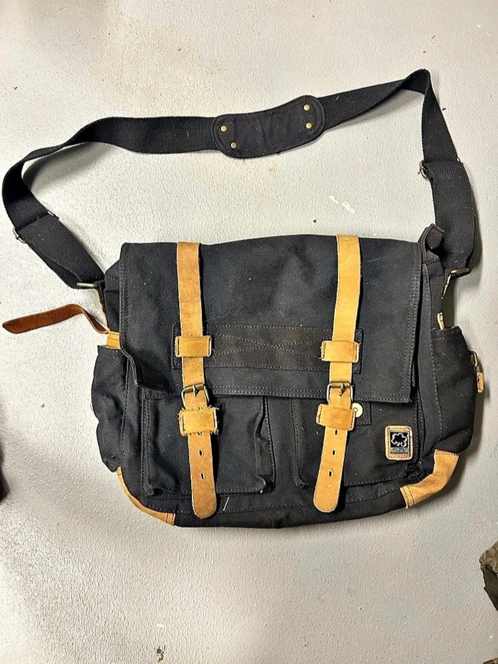 Sechunk Crossbody Bag in Black & Brown